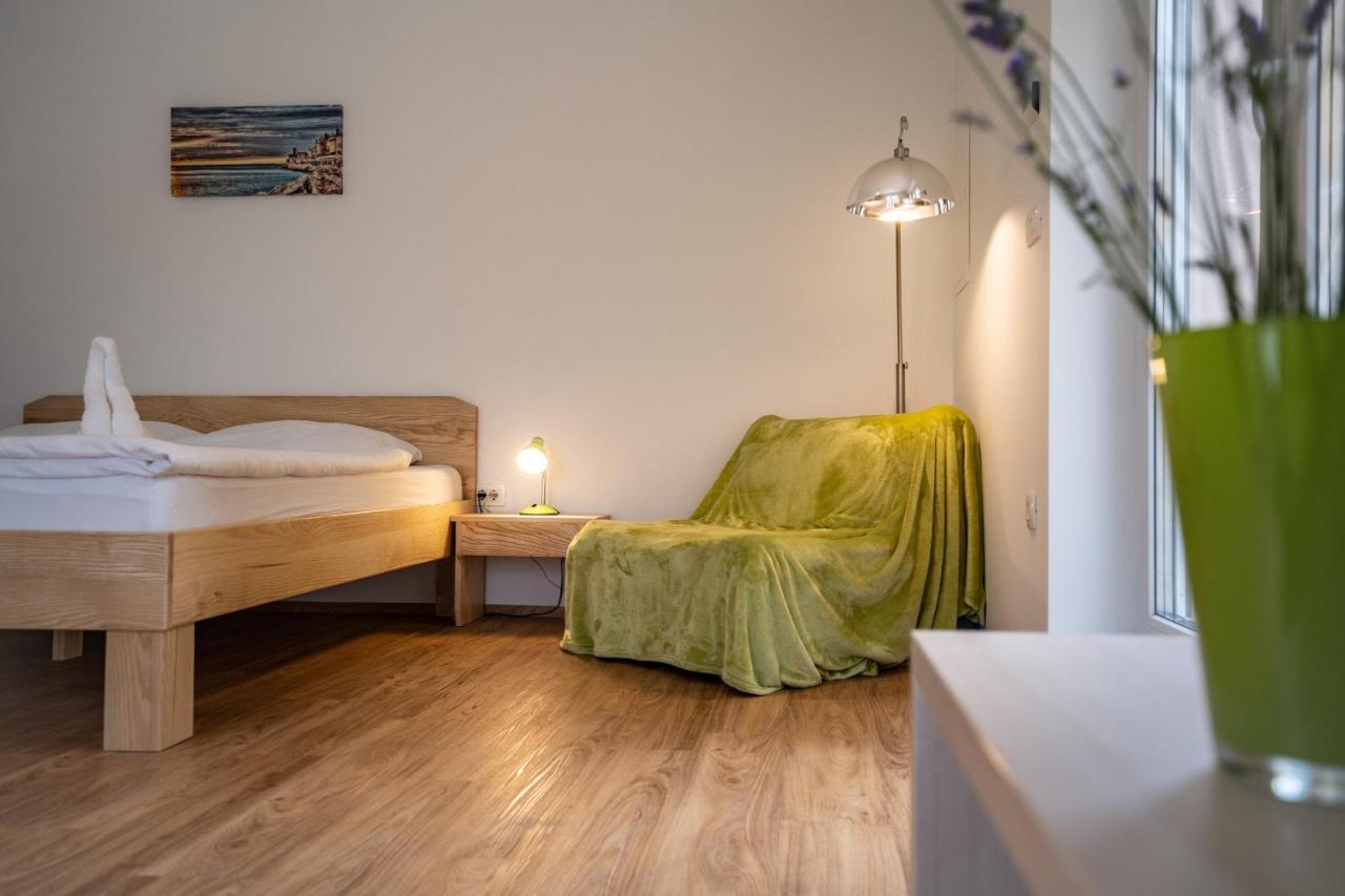 Accommodation Baron Любляна Экстерьер фото