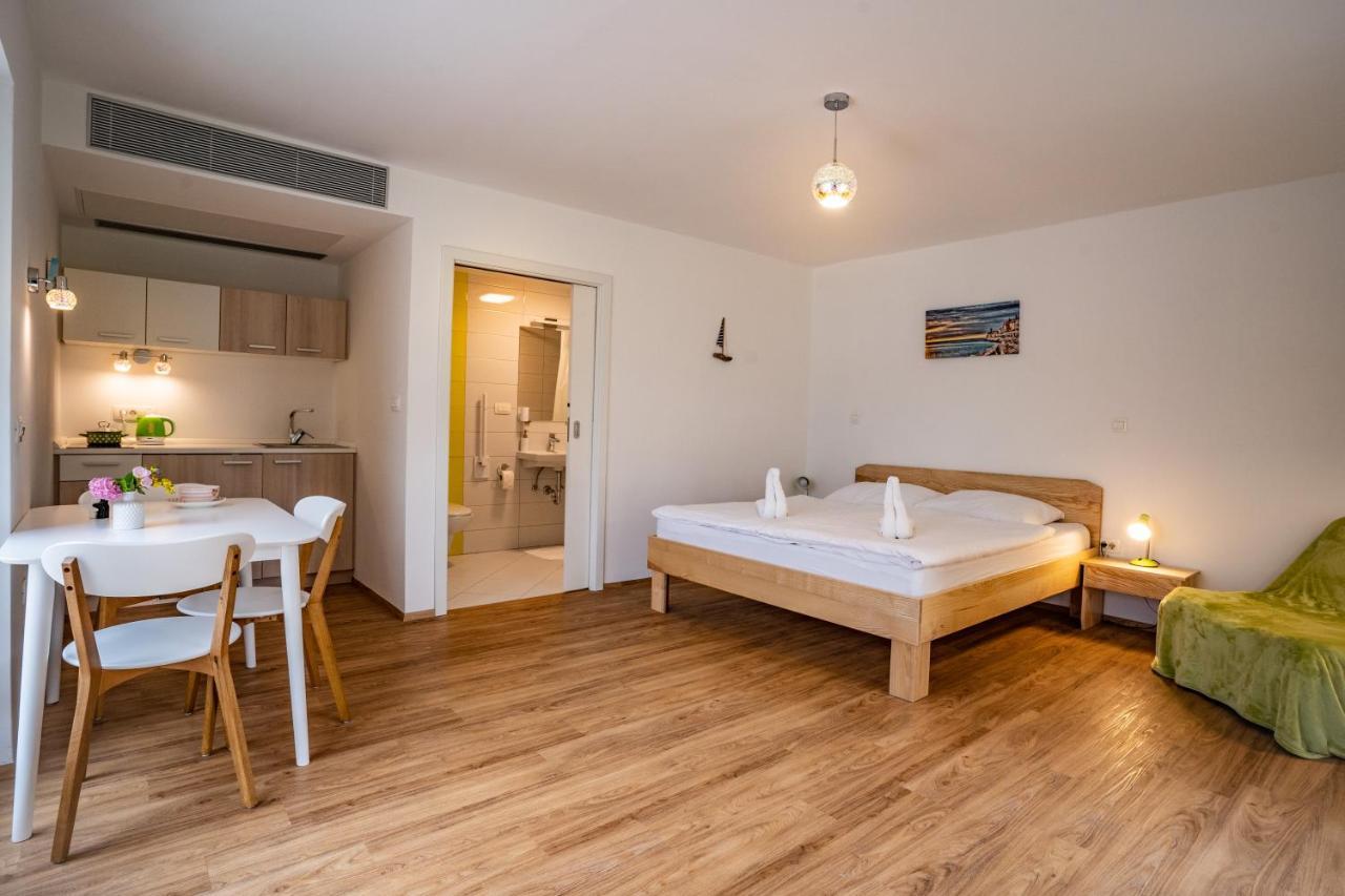 Accommodation Baron Любляна Экстерьер фото