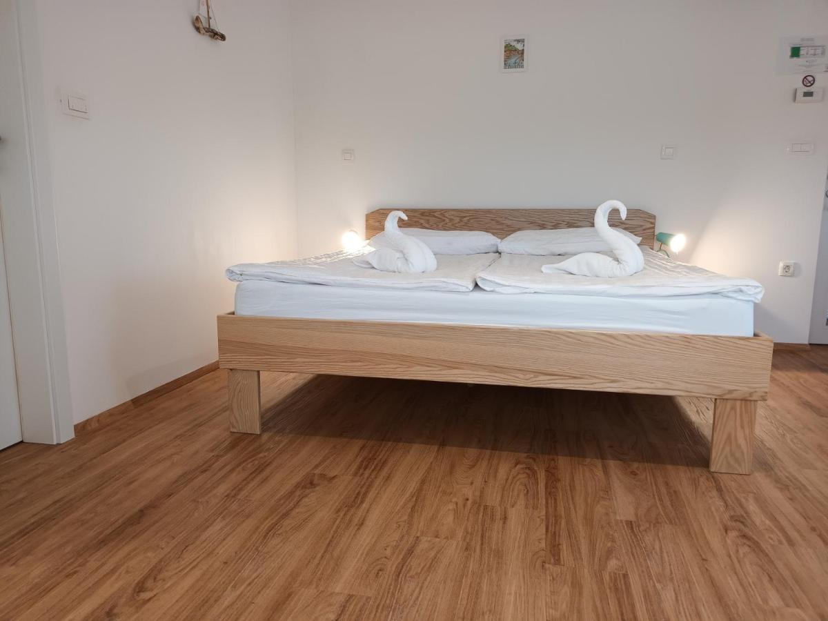 Accommodation Baron Любляна Экстерьер фото