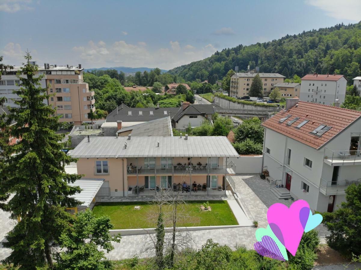 Accommodation Baron Любляна Экстерьер фото
