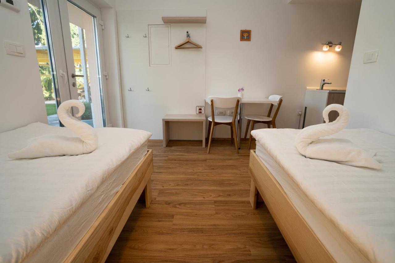 Accommodation Baron Любляна Экстерьер фото