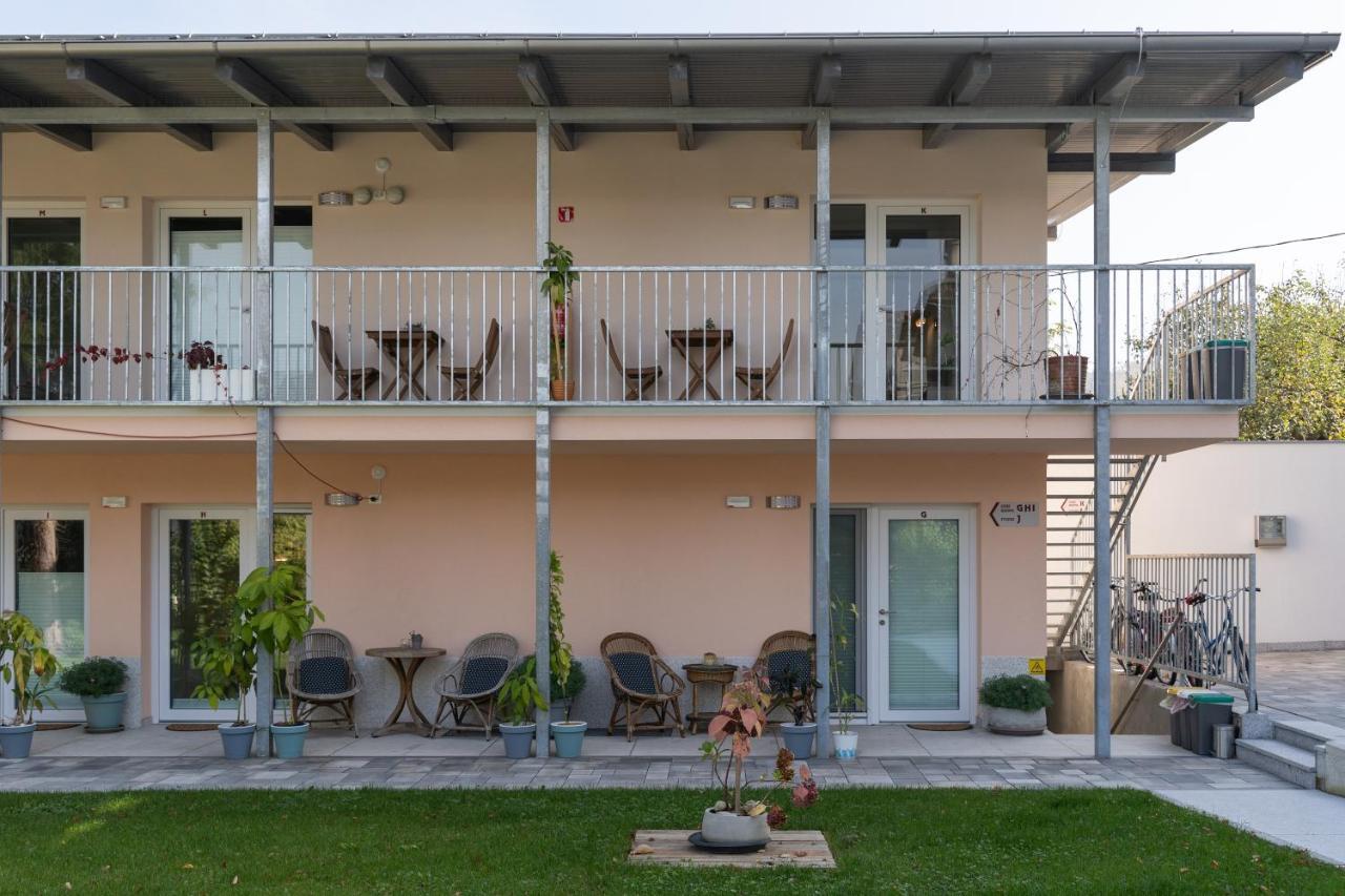Accommodation Baron Любляна Экстерьер фото